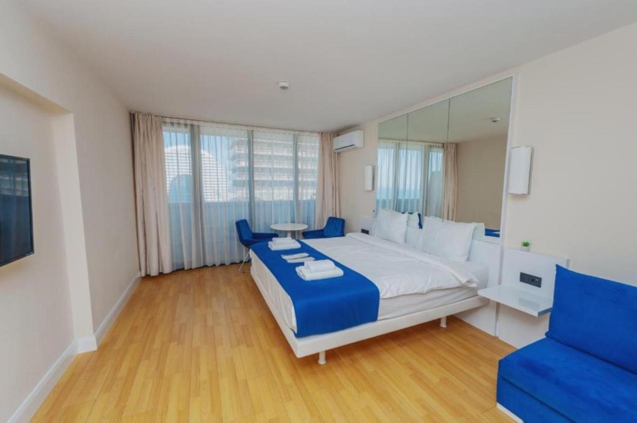 Orbi City Batumi Sea View Aparthotel Eksteriør billede